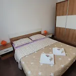 Augustin パグ