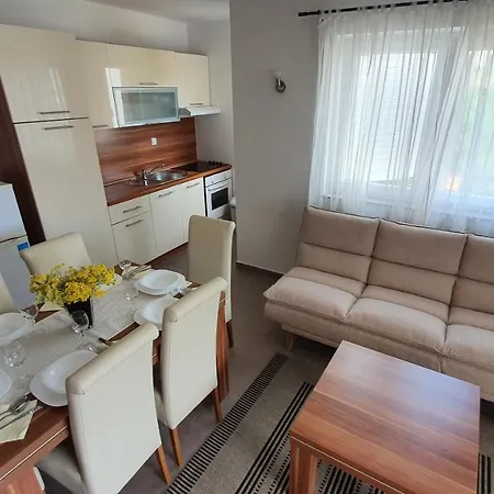Augustin Apartment *