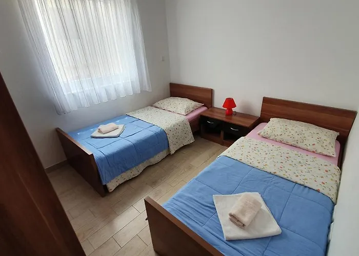 Augustin Apartman Pag Town